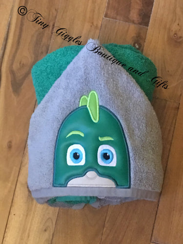 Embroidered character hooded towel