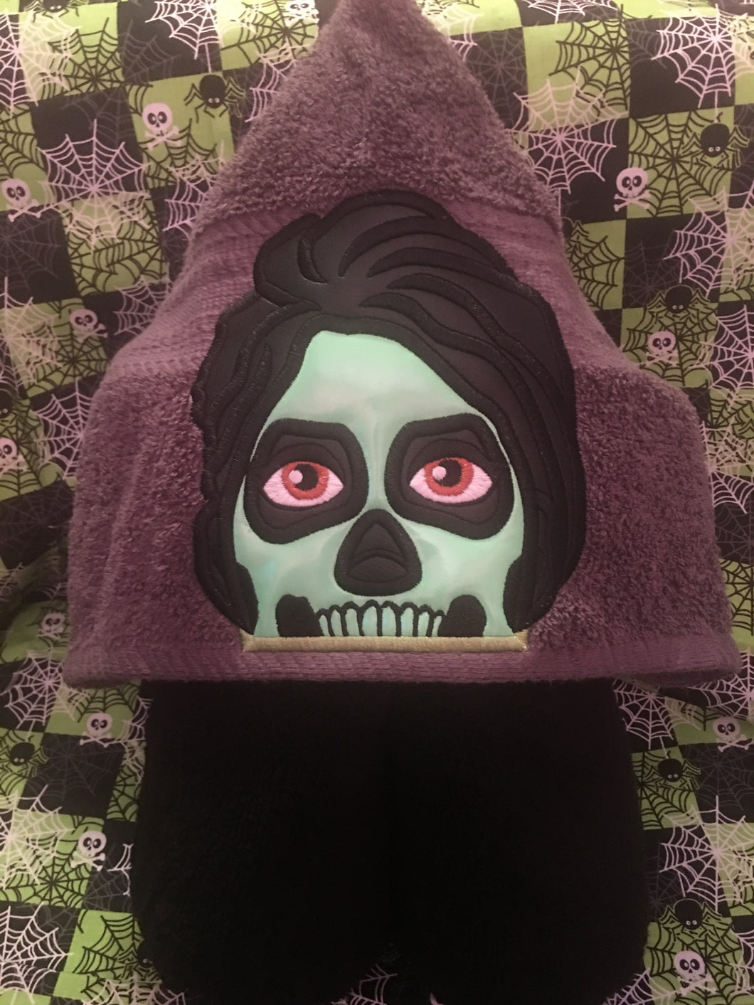 Skull  Character Hooded Towel