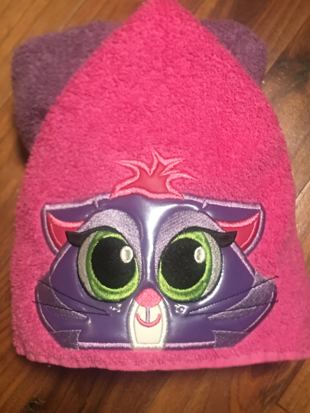 Kitty Embroidered Character Hooded Towel
